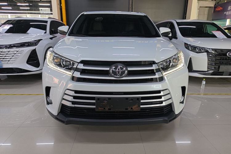 Toyota Highlander 2021 — фото 2