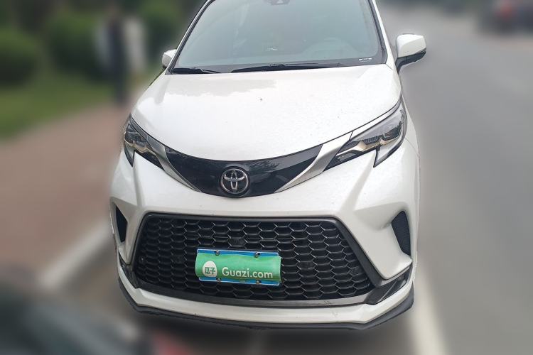 Toyota Granvia 2024 — 2