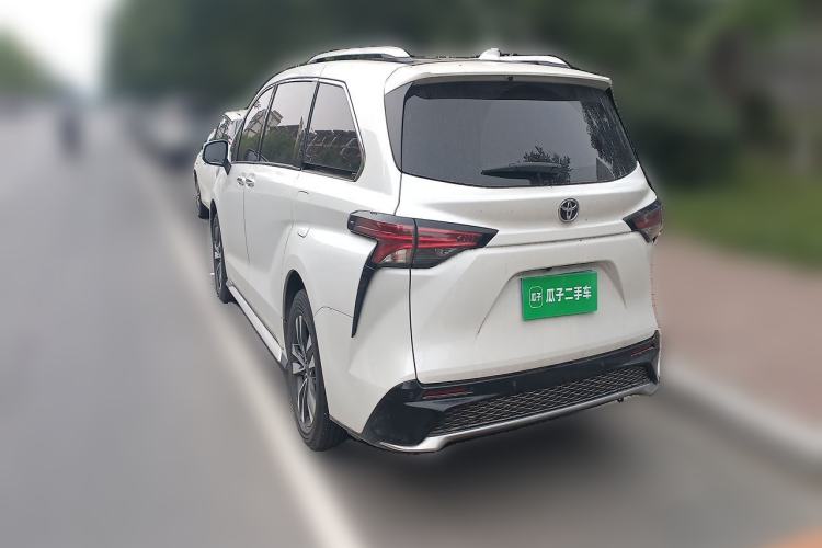 Toyota Granvia 2024 — 4