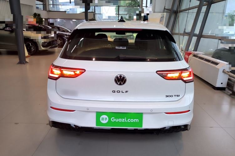 Volkswagen Golf 2025 — 5