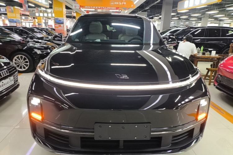 Li Auto L8 2023 — 2