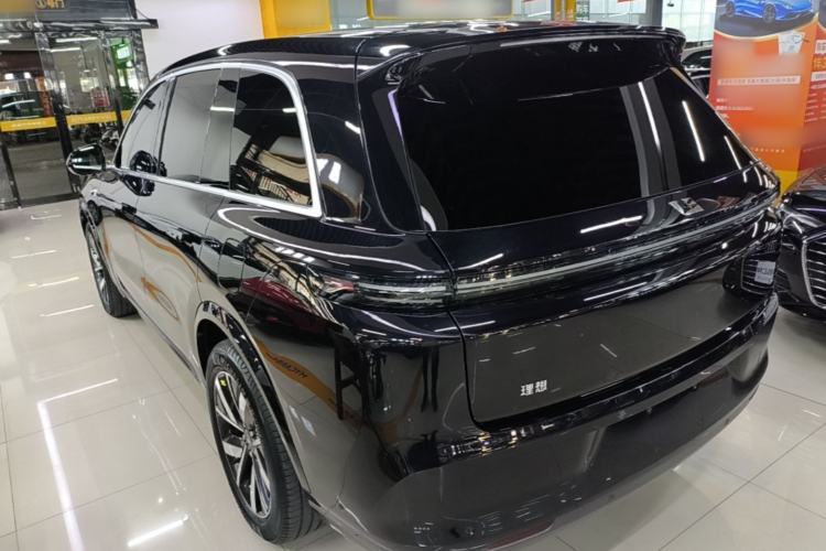 Li Auto L8 2023 — 4