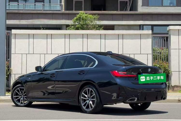 BMW 325Li 2025 — 4