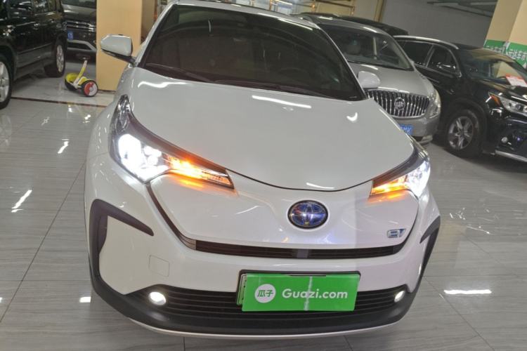 Toyota IZOA 2020 — 2