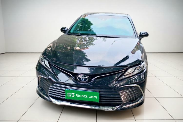 Toyota Camry 2023 — 2