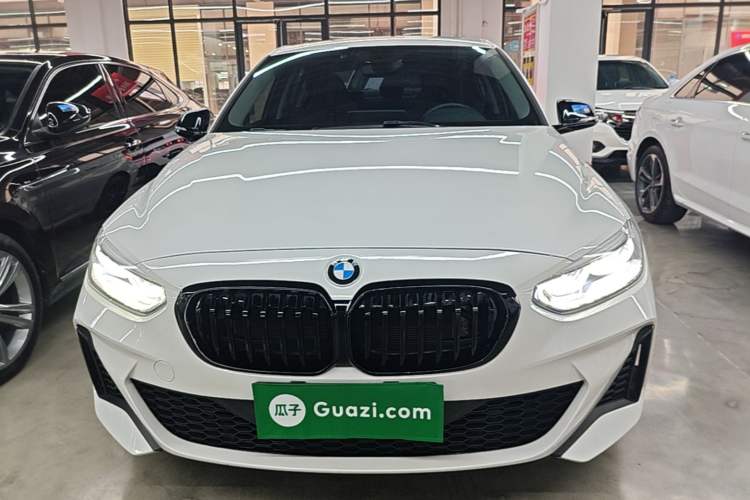 BMW 125i 2023 — 2
