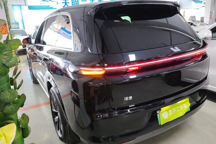 Li Auto L8 2023 — 4