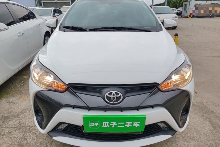 Toyota Yaris 2022 — фото 2