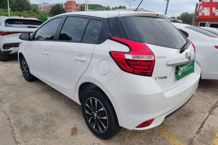Toyota Yaris 2022 — фото 4