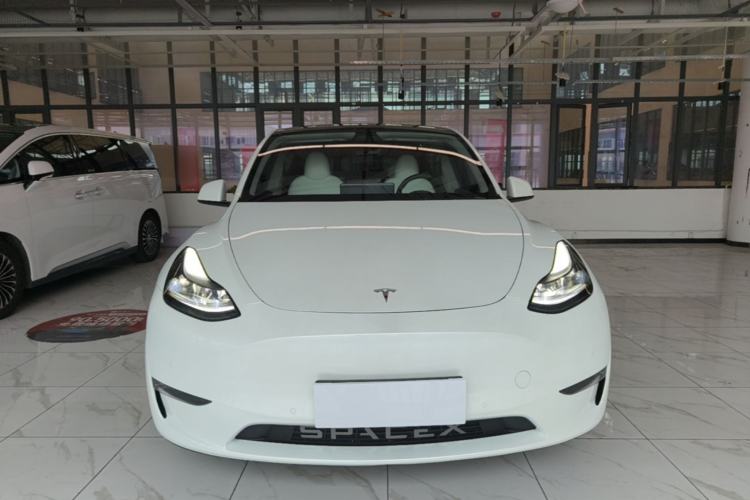 Tesla Model Y 2022 — 2