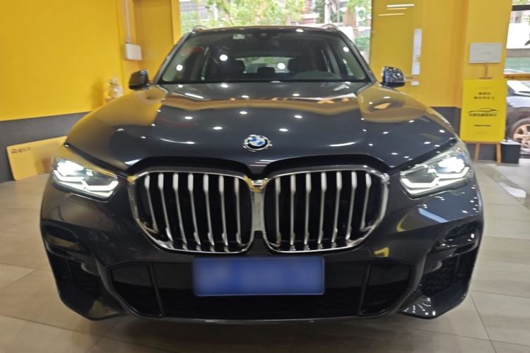 BMW X5 2022 — 2