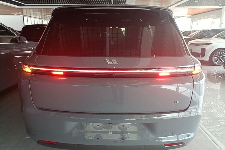 Li Auto L8 2025 — 5