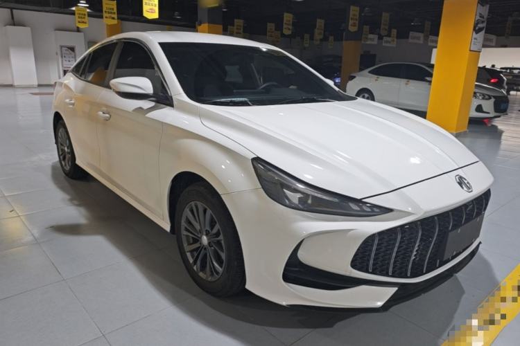 MG MG5 2025 — 3