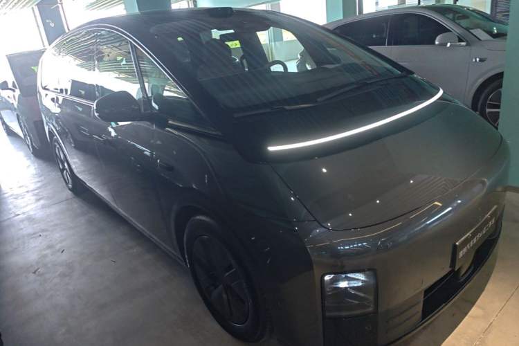 Li Auto MEGA 2025 — 3