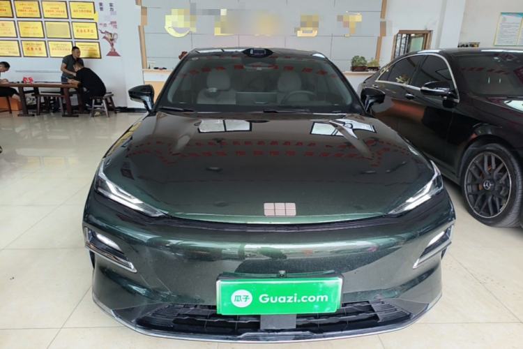 Geely Galaxy 8 2025 — 2