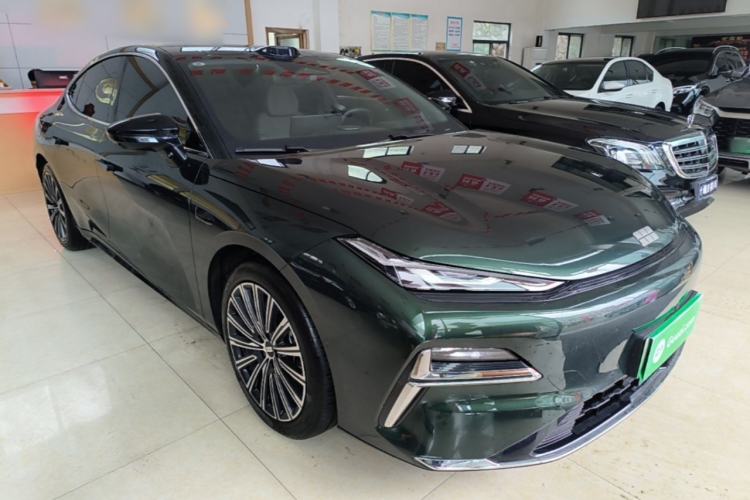 Geely Galaxy 8 2025 — 3