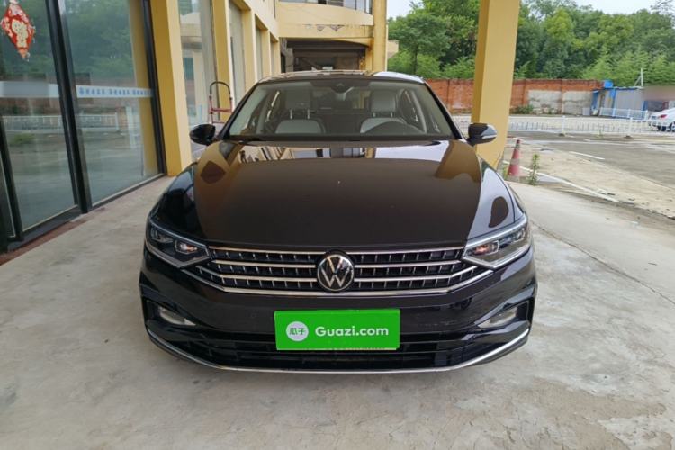 Volkswagen Magotan 2023 — 2