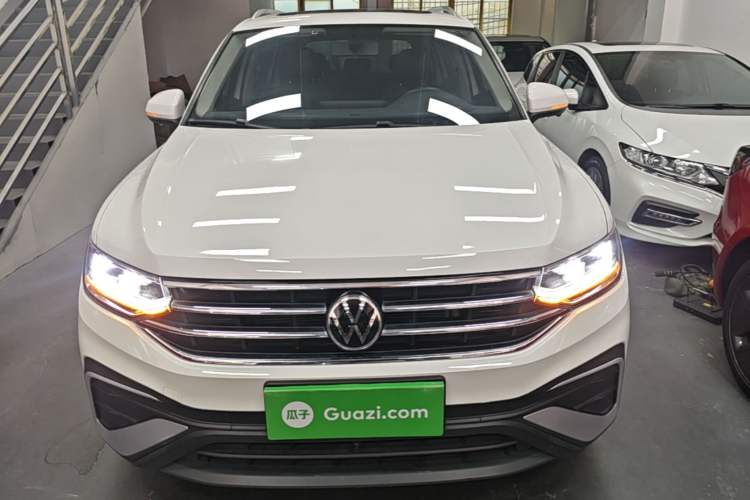 Volkswagen tiguan l 2022 — фото 2