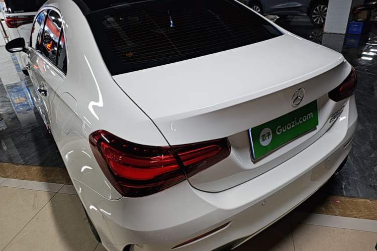 Mercedes-Benz A 200 L 2023 — фото 4