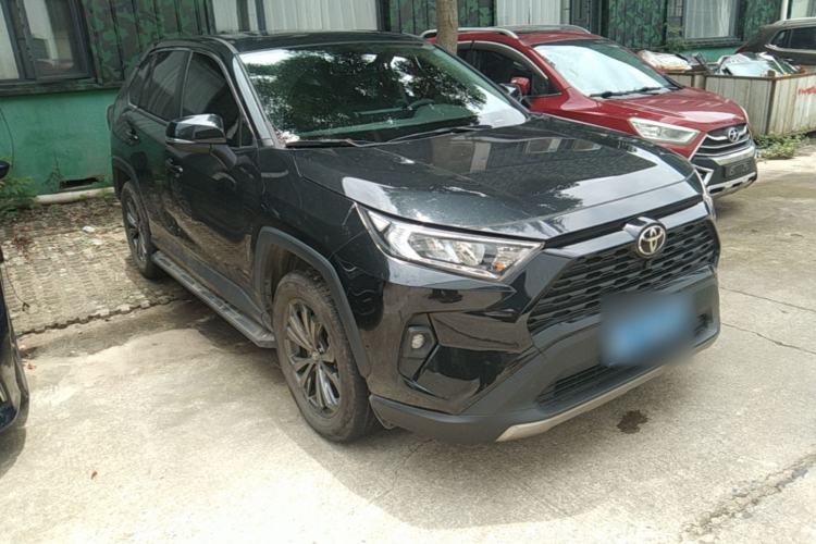 Toyota RAV4 2023 — 3