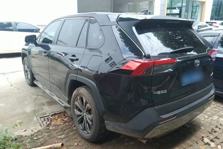 Toyota RAV4 2023 — 4