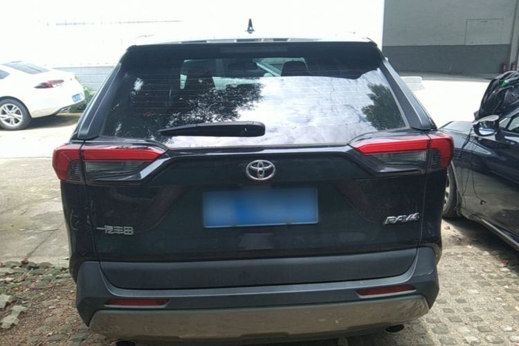 Toyota RAV4 2023 — 5