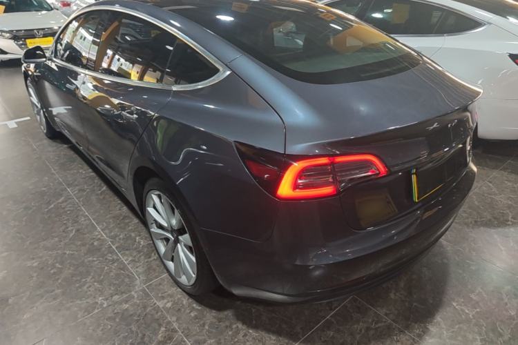 Tesla Model 3 2019 — 4