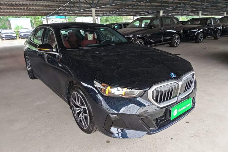BMW i5 2025 — фото 3