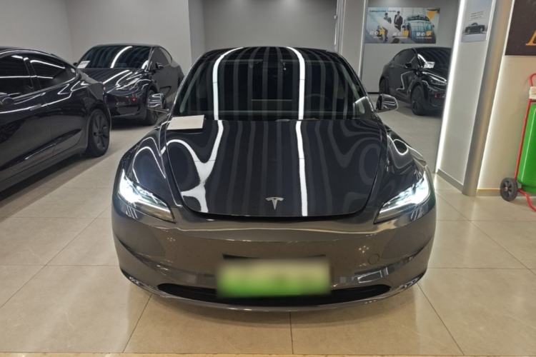 Tesla Model 3 2023 — 2