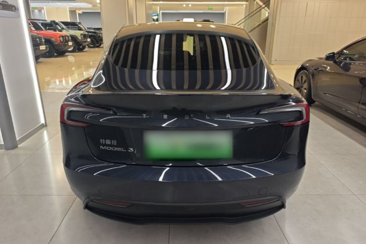 Tesla Model 3 2023 — 5