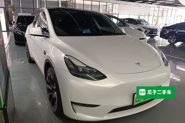 Tesla Model Y 2022 — 3