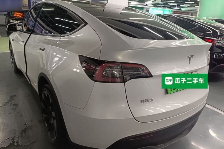 Tesla Model Y 2022 — 4
