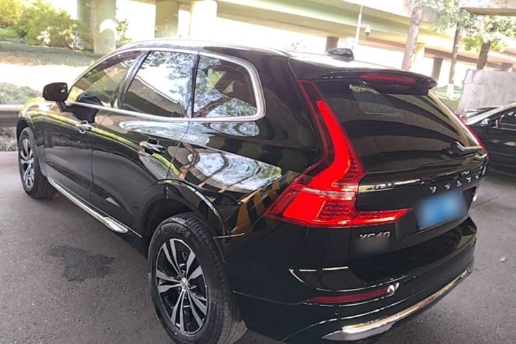 Volvo XC60 2022 — фото 4