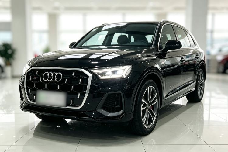 Audi q7 2025 — фото 1