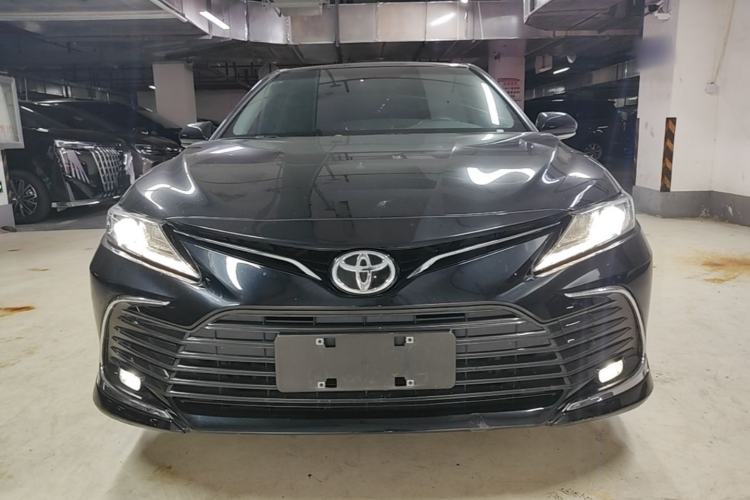 Toyota Camry 2023 — фото 2