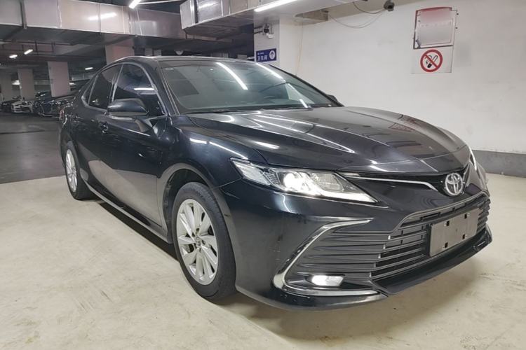 Toyota Camry 2023 — фото 3