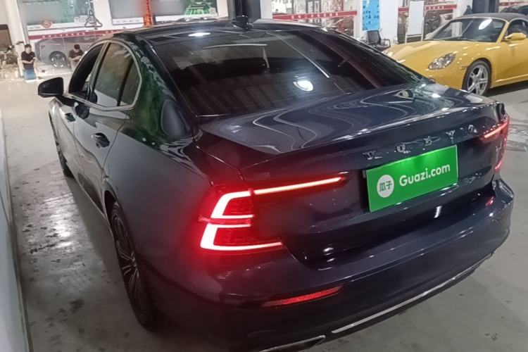 Volvo S60 2020 — 4