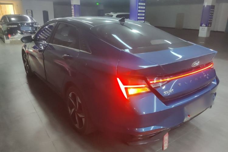 Hyundai Elantra 2021 — 4