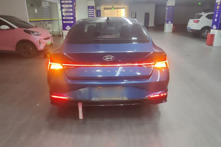 Hyundai Elantra 2021 — 5
