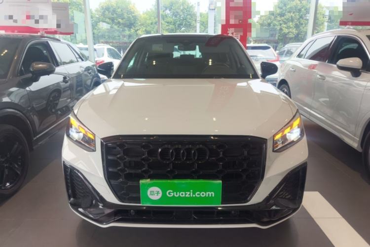 Audi Q2L 2024 — 2