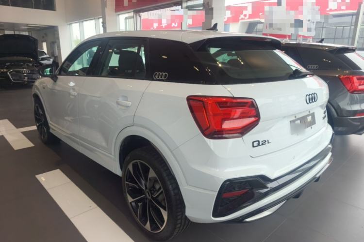 Audi Q2L 2024 — 4