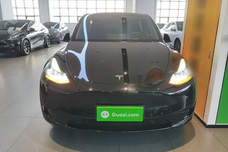 Tesla Model Y 2022 — 2