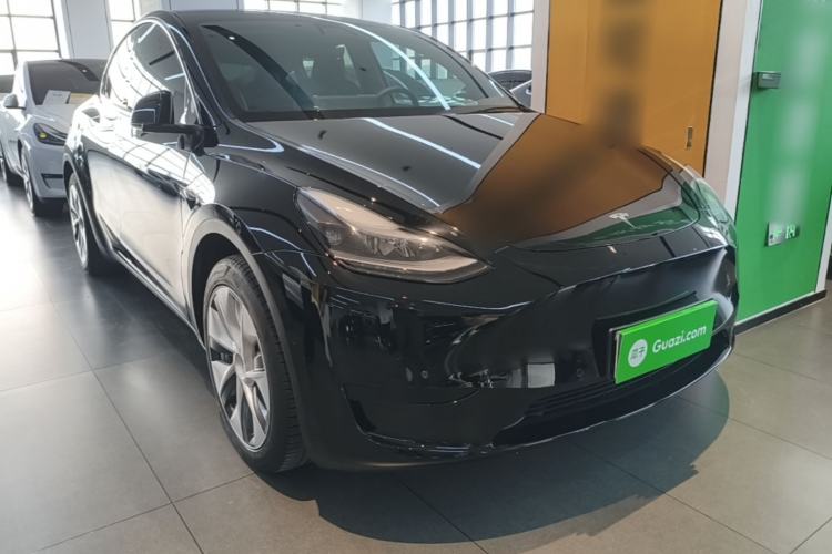 Tesla Model Y 2022 — 3