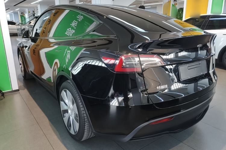Tesla Model Y 2022 — 4