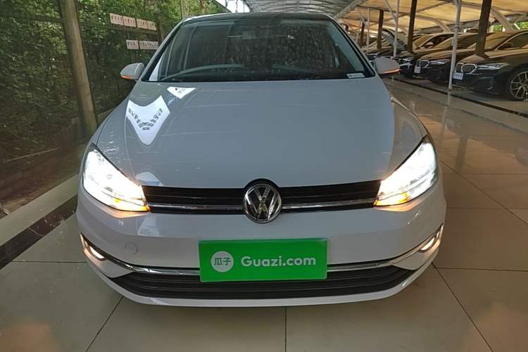 Volkswagen Golf 2020 — 2