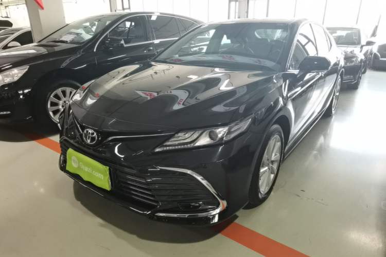 Toyota Camry 2021 — фото 1