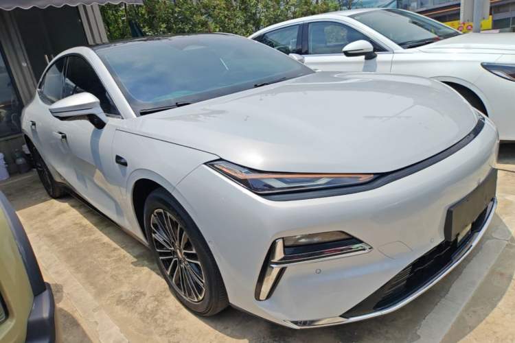 Geely Galaxy 8 2025 — 3