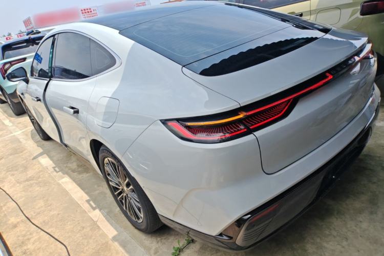 Geely Galaxy 8 2025 — 4