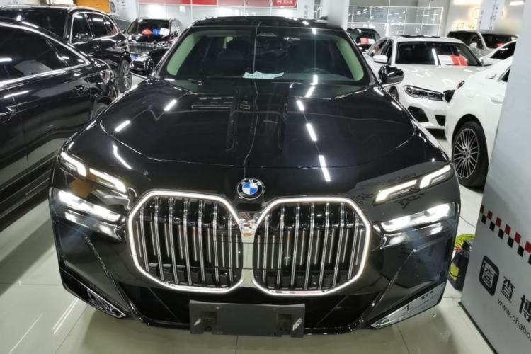 BMW 735Li 2023 — 2