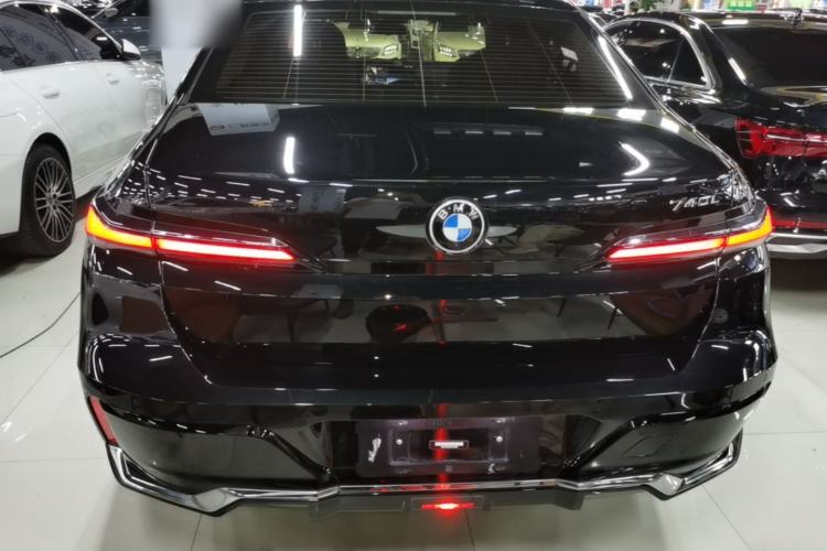BMW 735Li 2023 — 5
